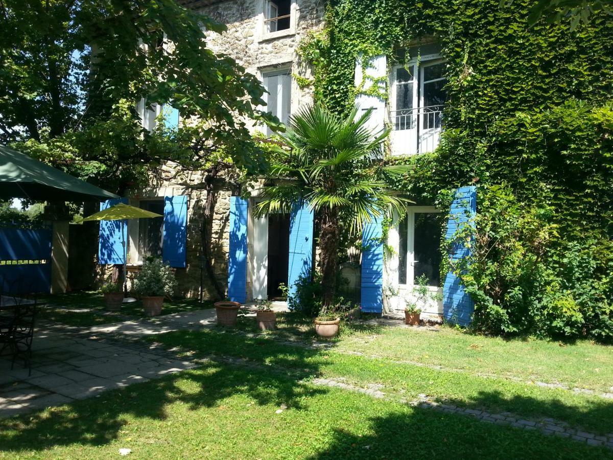 Le Mas Des Platanes Entraigues-sur-la-Sorgue Exterior photo