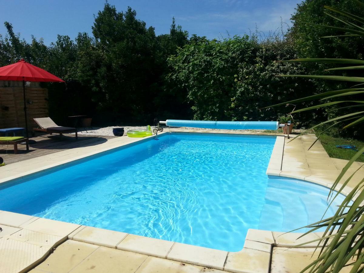 Le Mas Des Platanes Entraigues-sur-la-Sorgue Exterior photo
